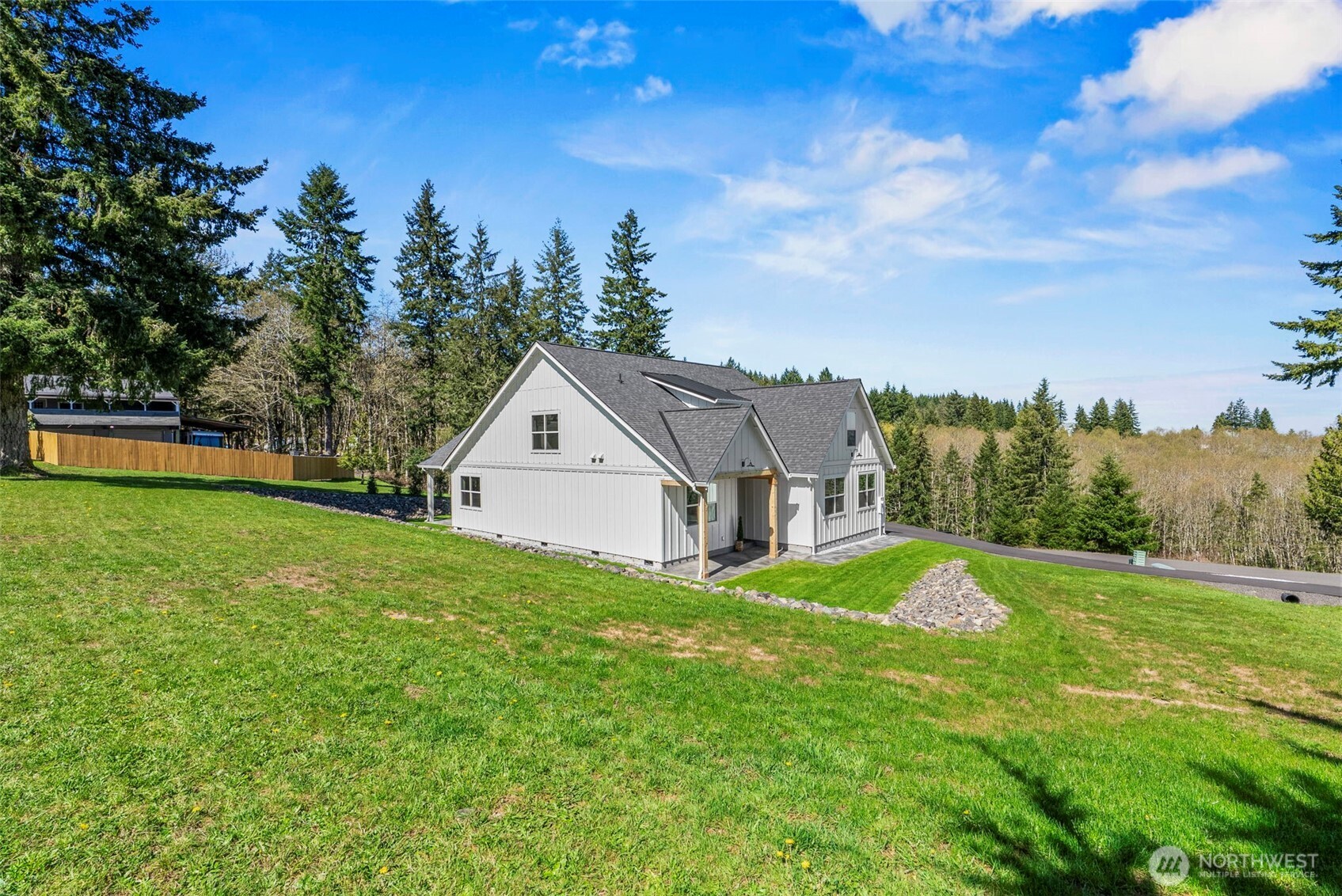 117 Red Hawk Drive , Castle Rock, WA 98611
