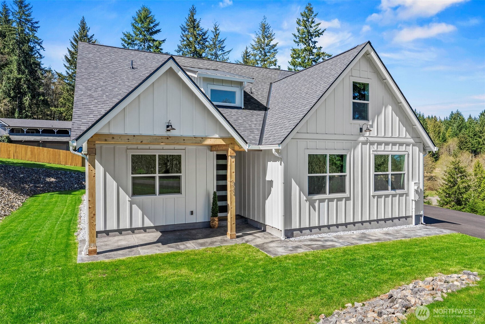 117 Red Hawk Drive , Castle Rock, WA 98611