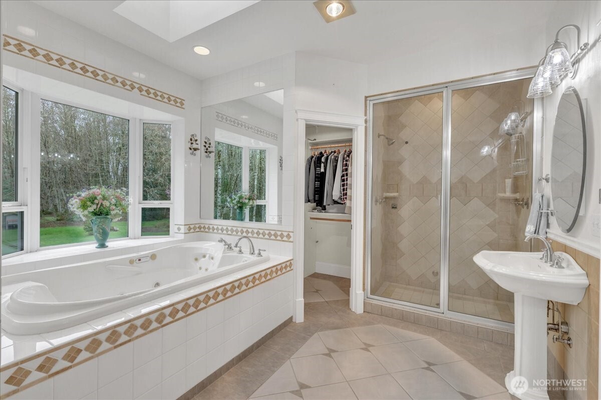 6215 63rd Avenue NE, Olympia, WA 98516