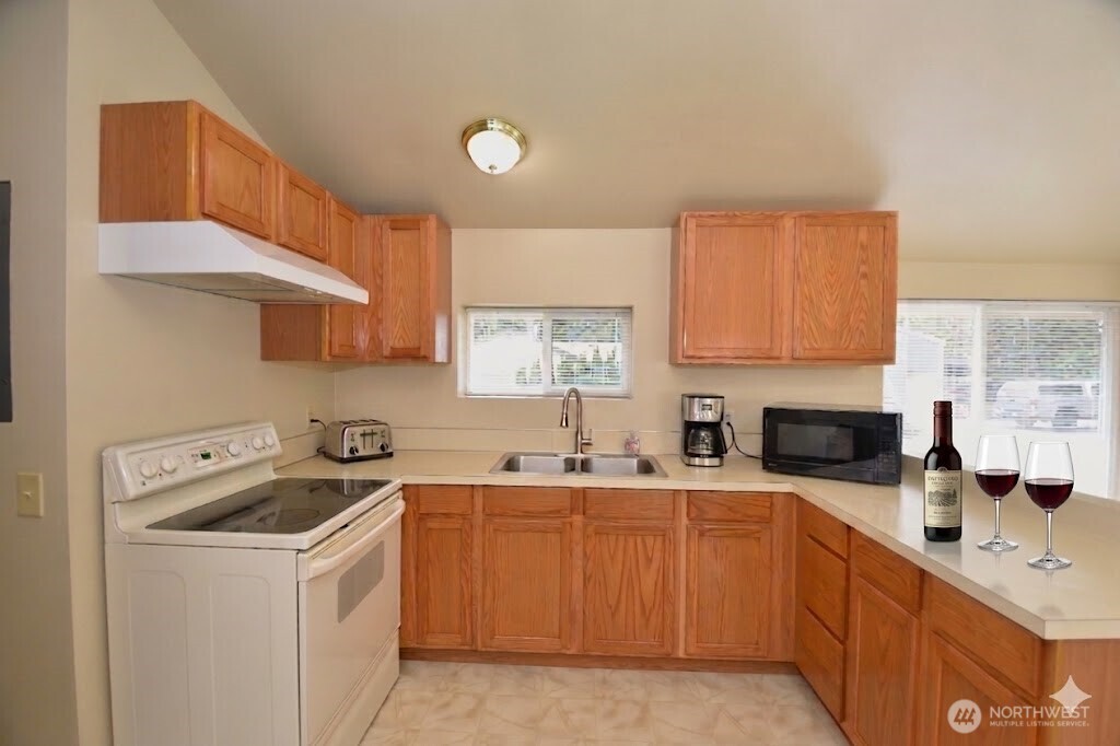 580 Summit Place , Sedro Woolley, WA 98284