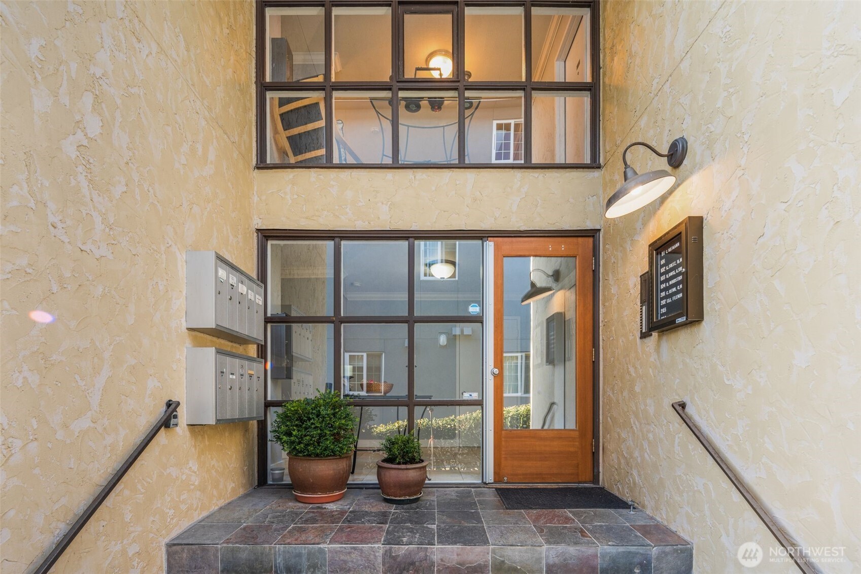 3626 14th Avenue W #203, Seattle, WA 98119