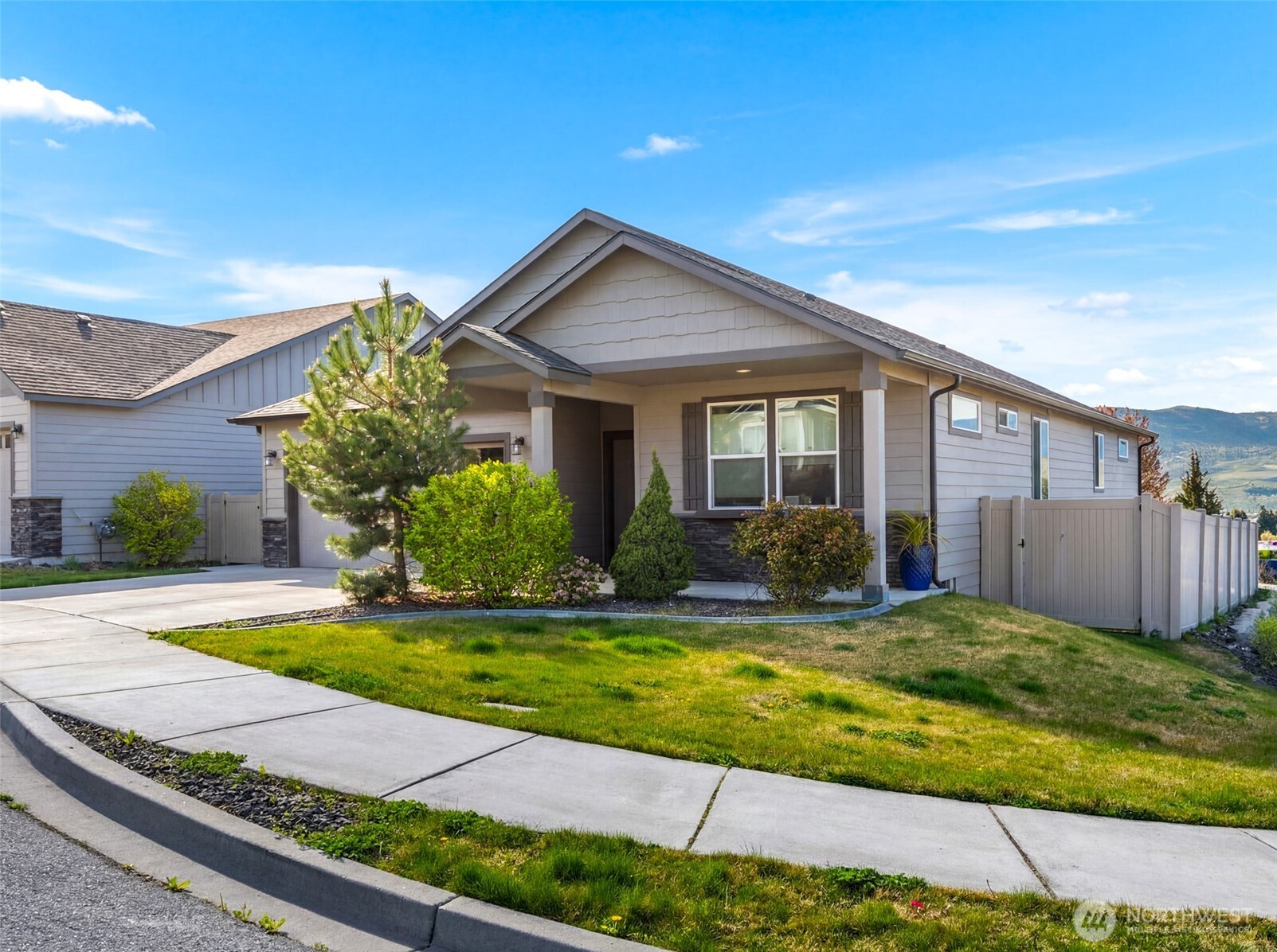 813 Madeleine Court , East Wenatchee, WA 98802