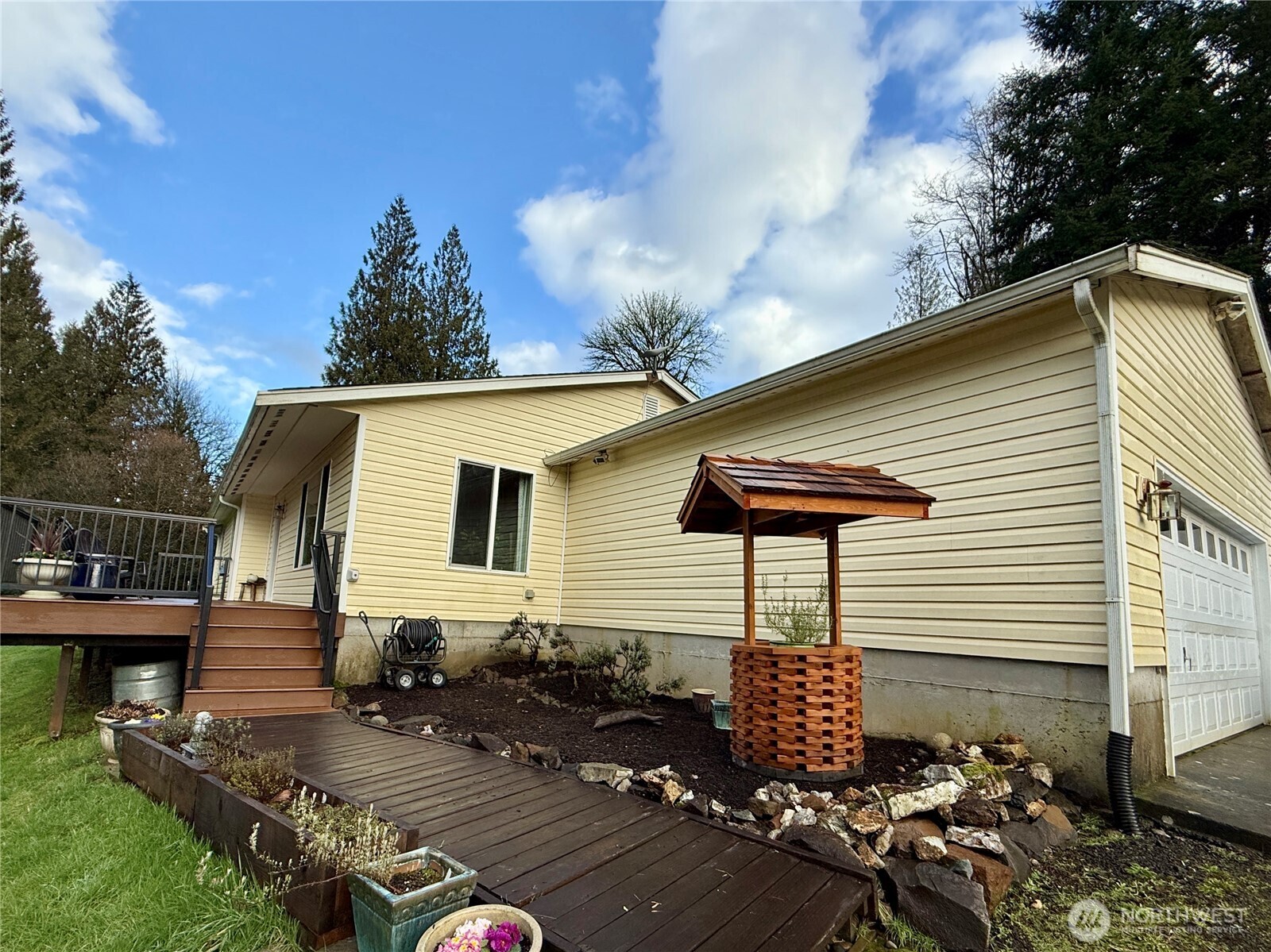 2037 Delameter Road , Castle Rock, WA 98611