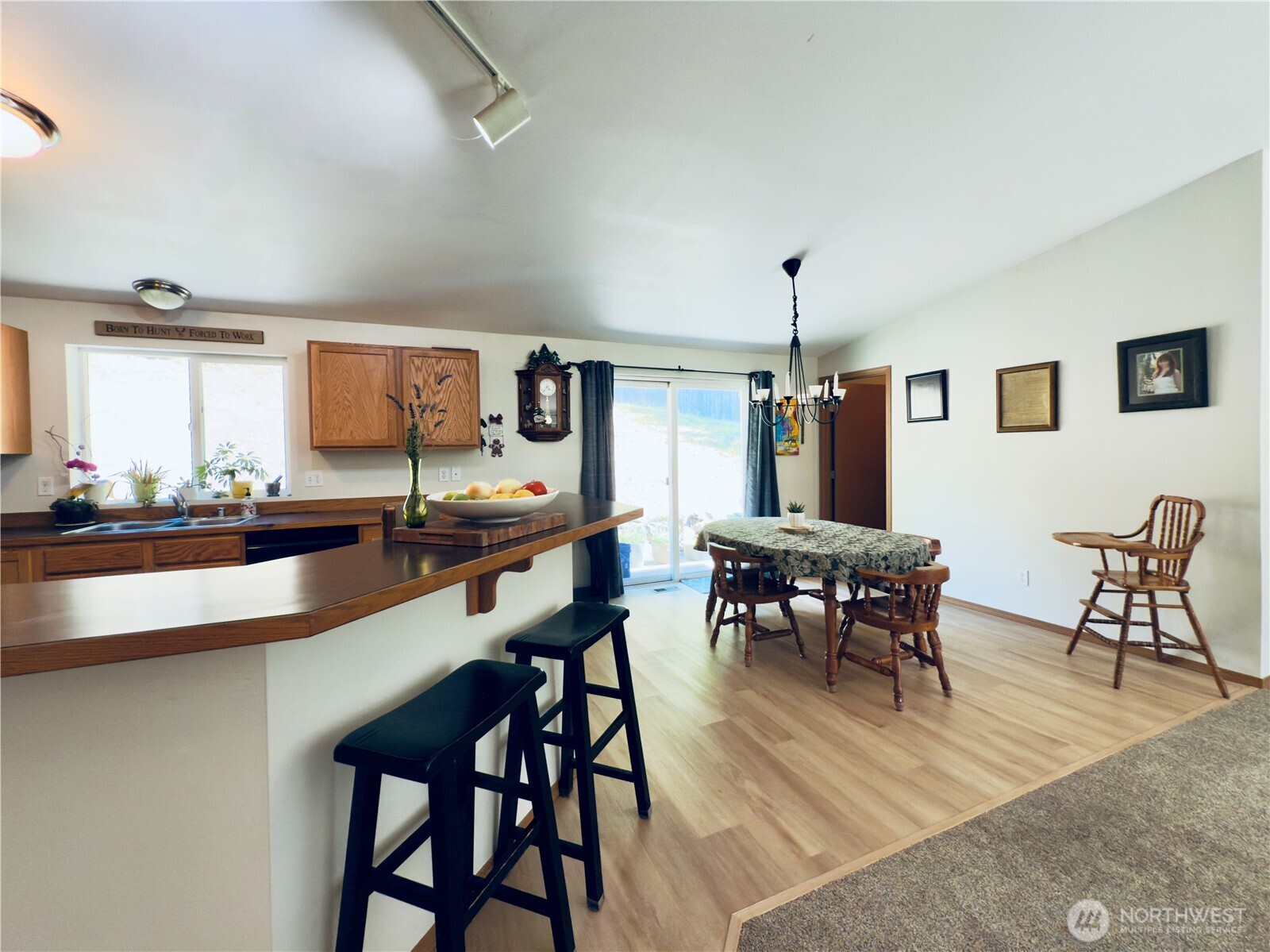 2037 Delameter Road , Castle Rock, WA 98611