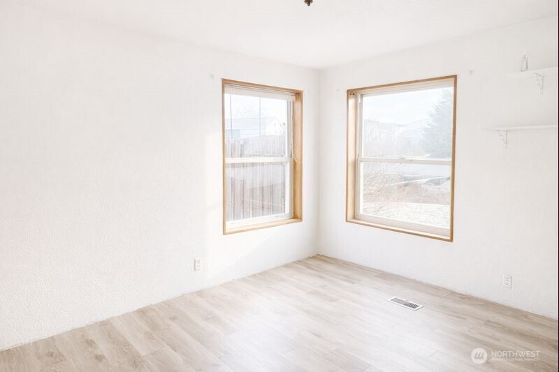 309 5th Avenue SE, Ephrata, WA 98823