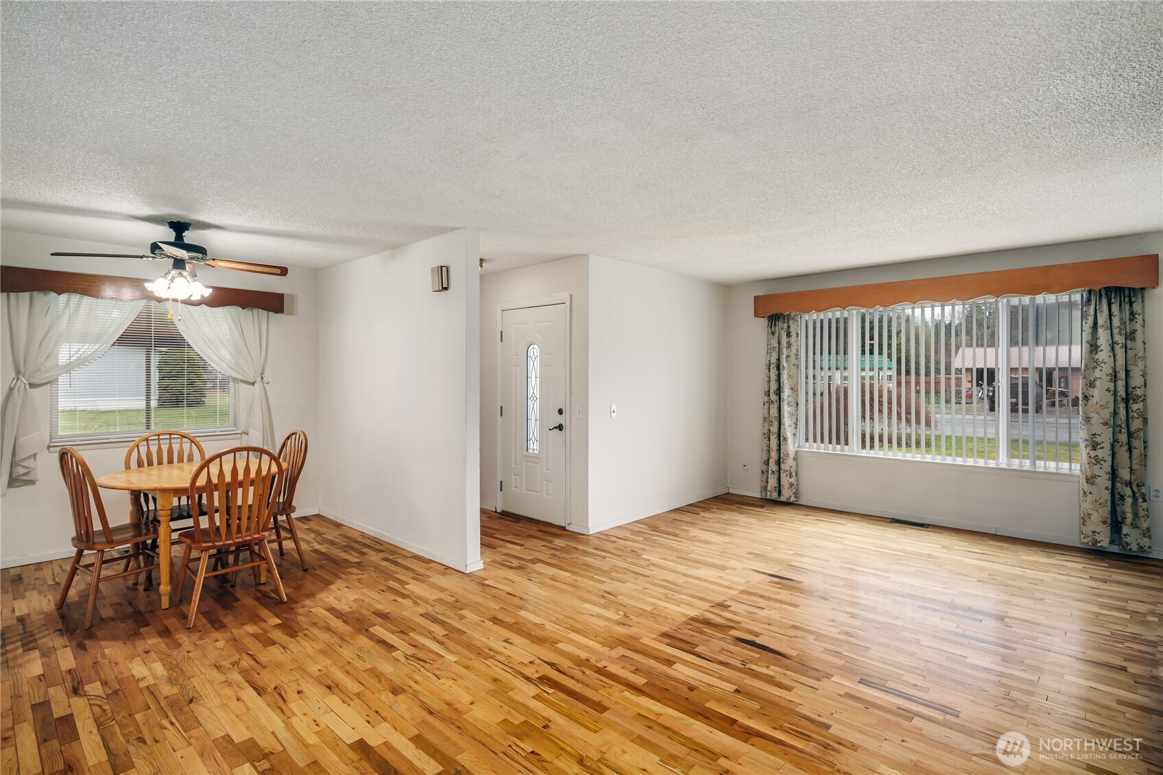 602 Commercial Avenue , Darrington, WA 98241
