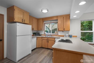 140 E Saint Andrews Drive , Shelton, WA 98584 - Photo 9
