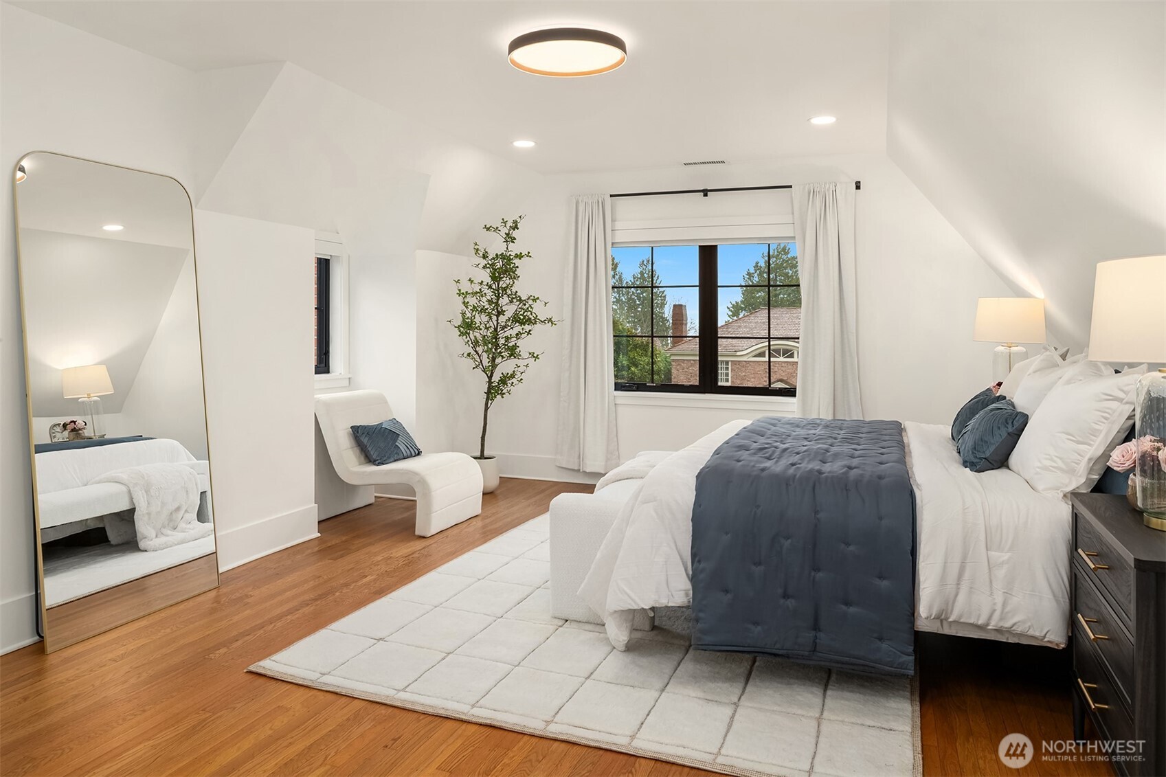 1111 37th Avenue E, Seattle, WA 98112