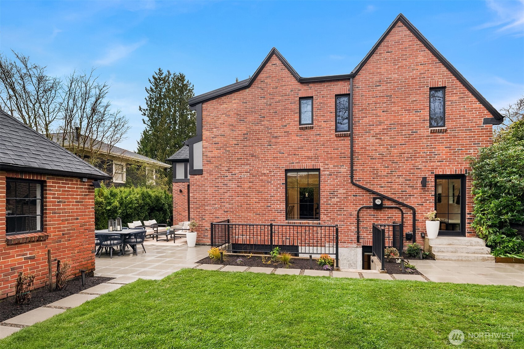 1111 37th Avenue E, Seattle, WA 98112