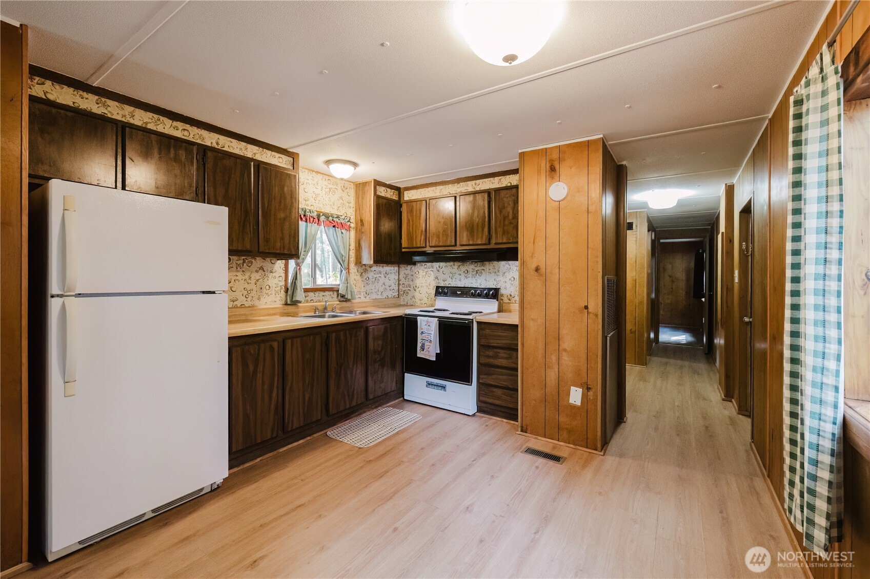 20 NE Lake Place , Tahuya, WA 98588
