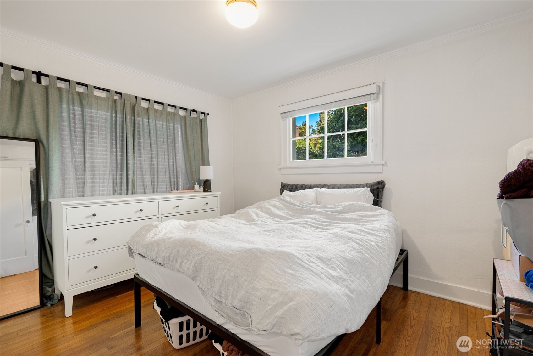 746 10th Avenue E, Seattle, WA 98102