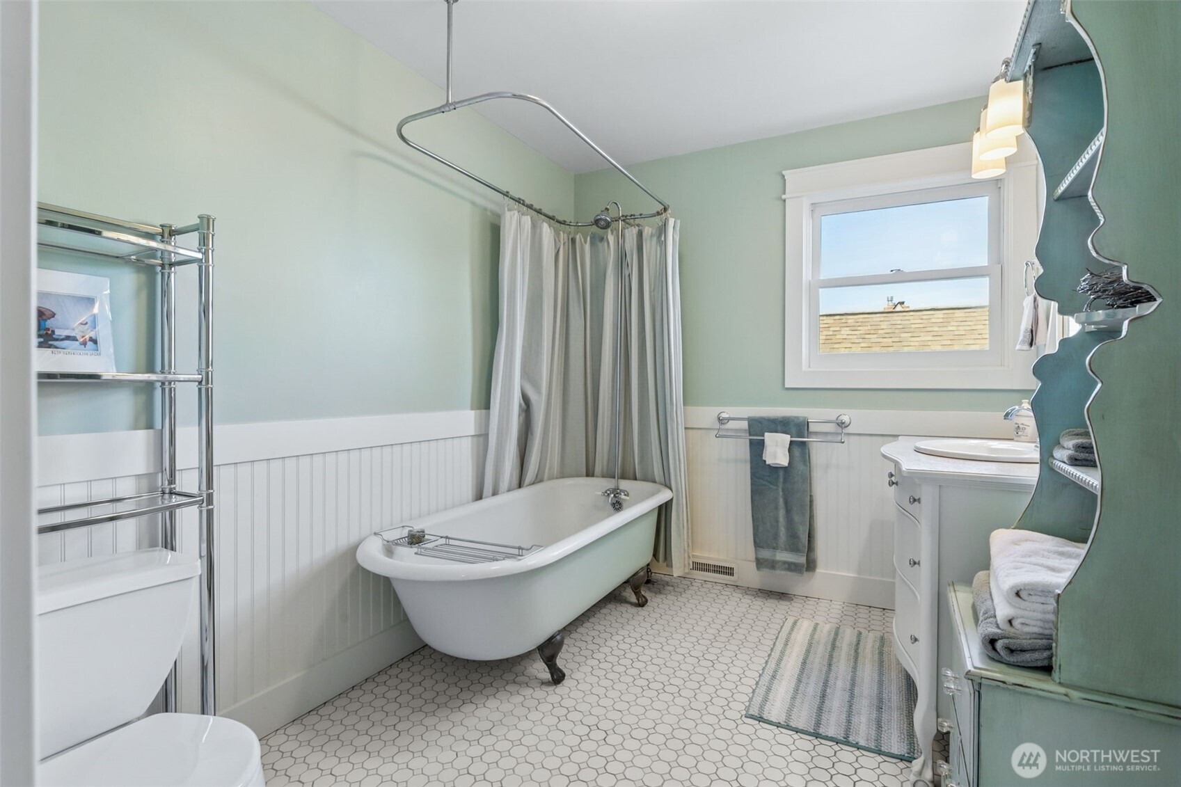 1923 Water Street SW, Olympia, WA 98501