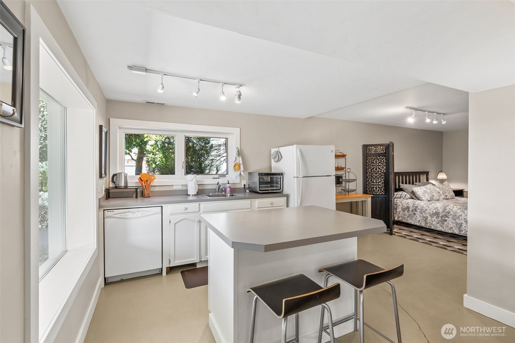 1923 Water Street SW, Olympia, WA 98501