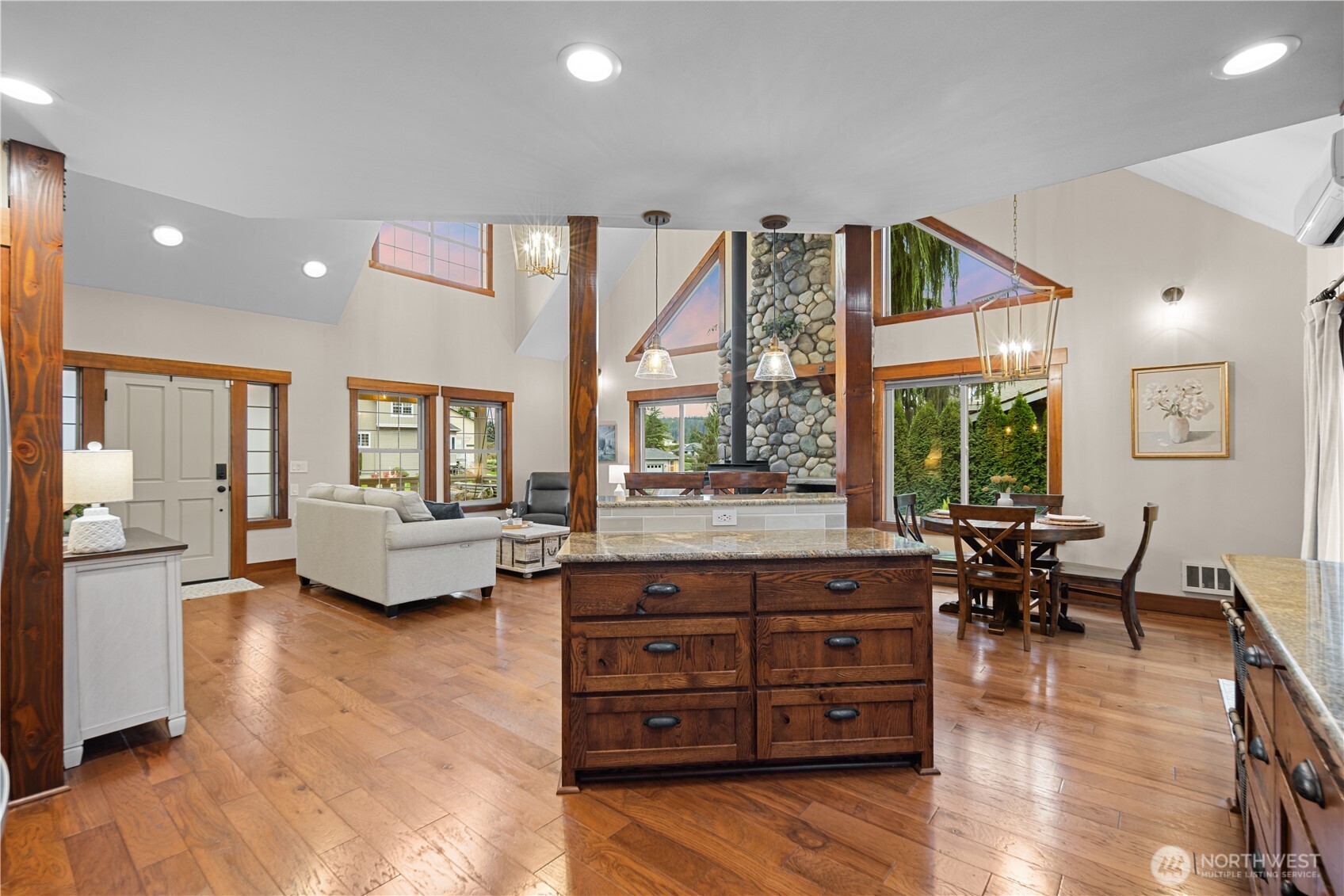375 Glengarry Drive , Camano Island, WA 98282