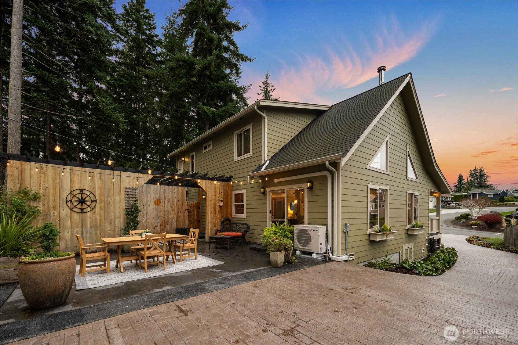 375 Glengarry Drive , Camano Island, WA 98282