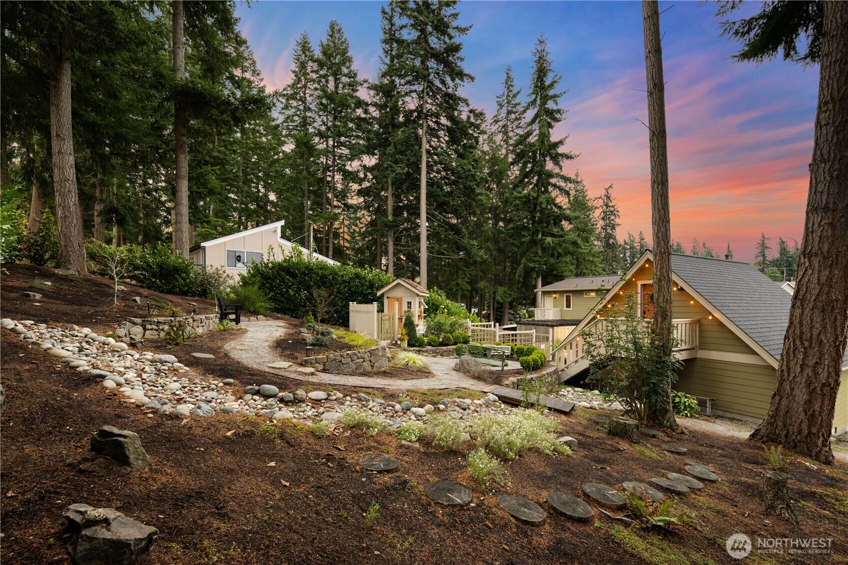 375 Glengarry Drive , Camano Island, WA 98282