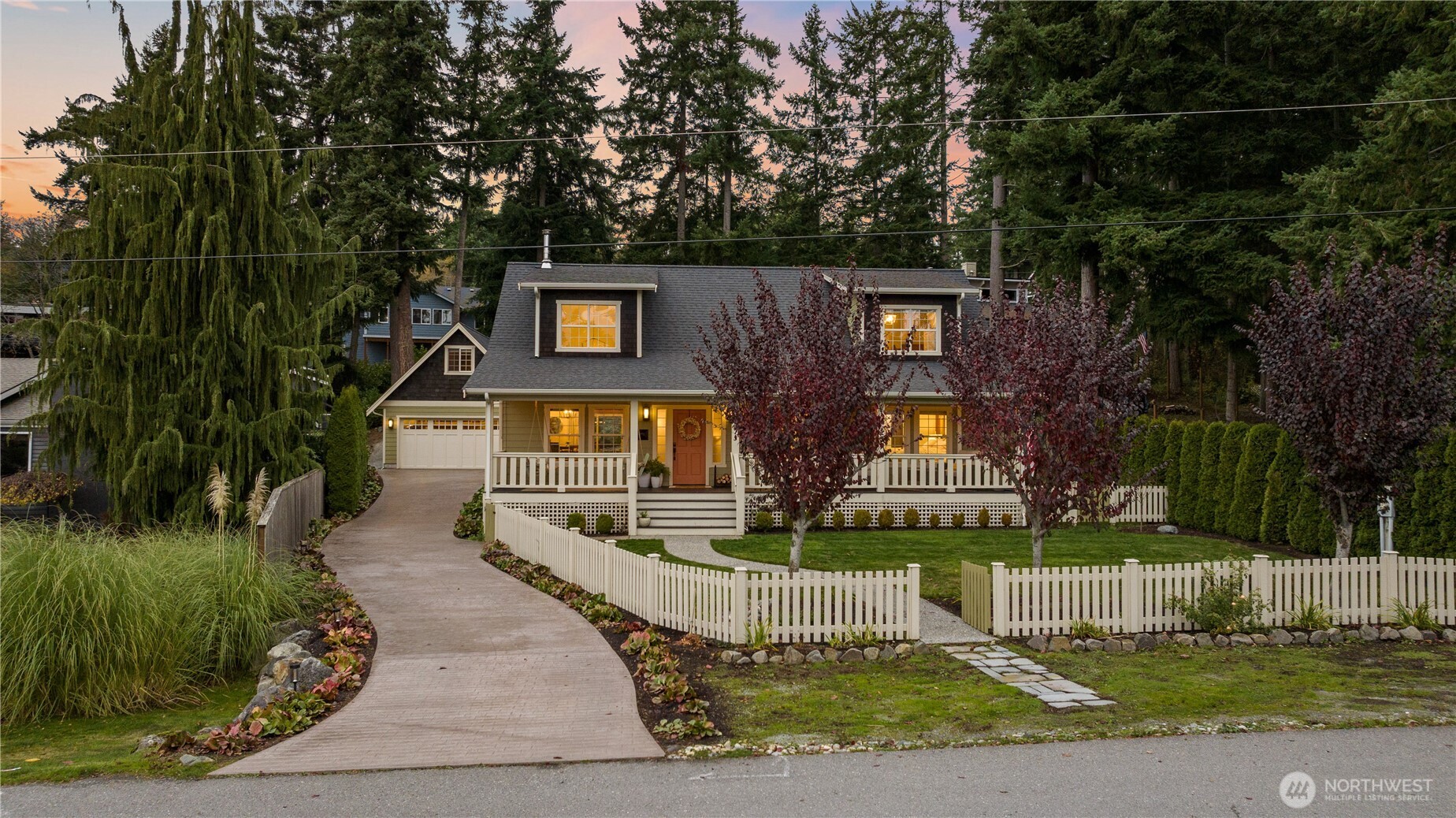 375 Glengarry Drive , Camano Island, WA 98282