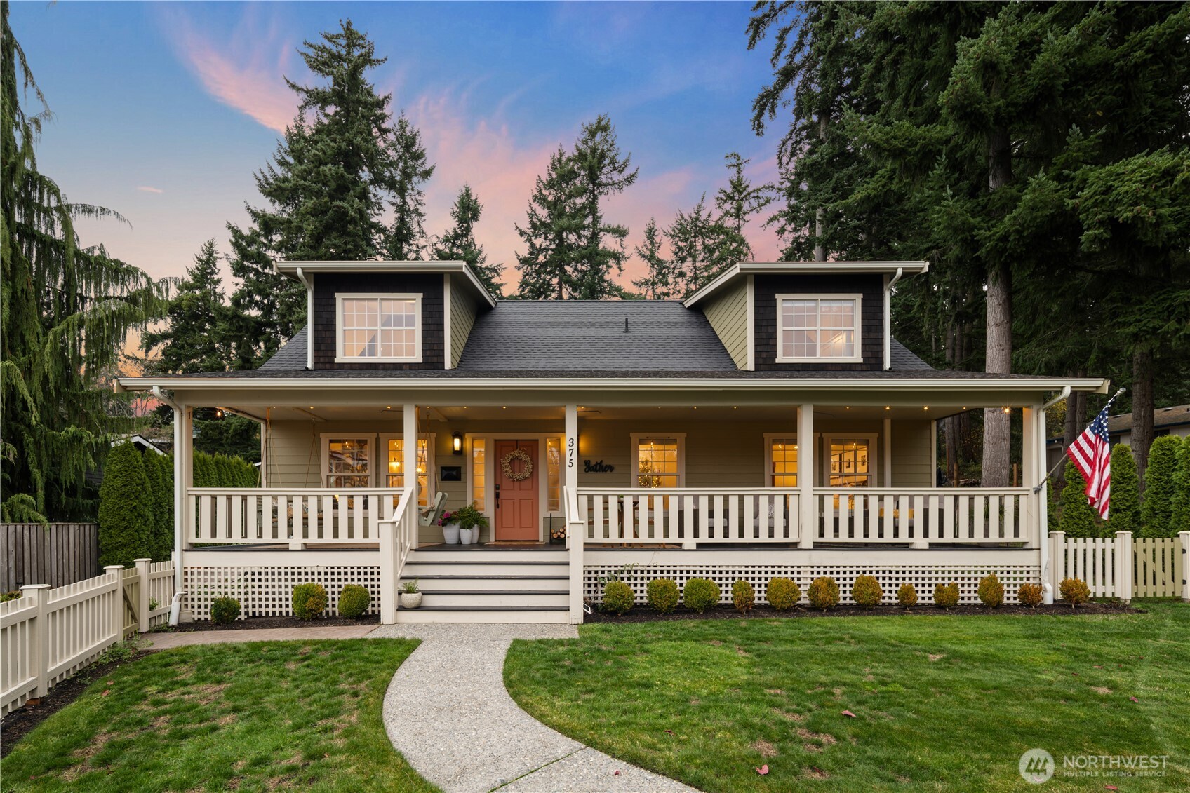 375 Glengarry Drive , Camano Island, WA 98282