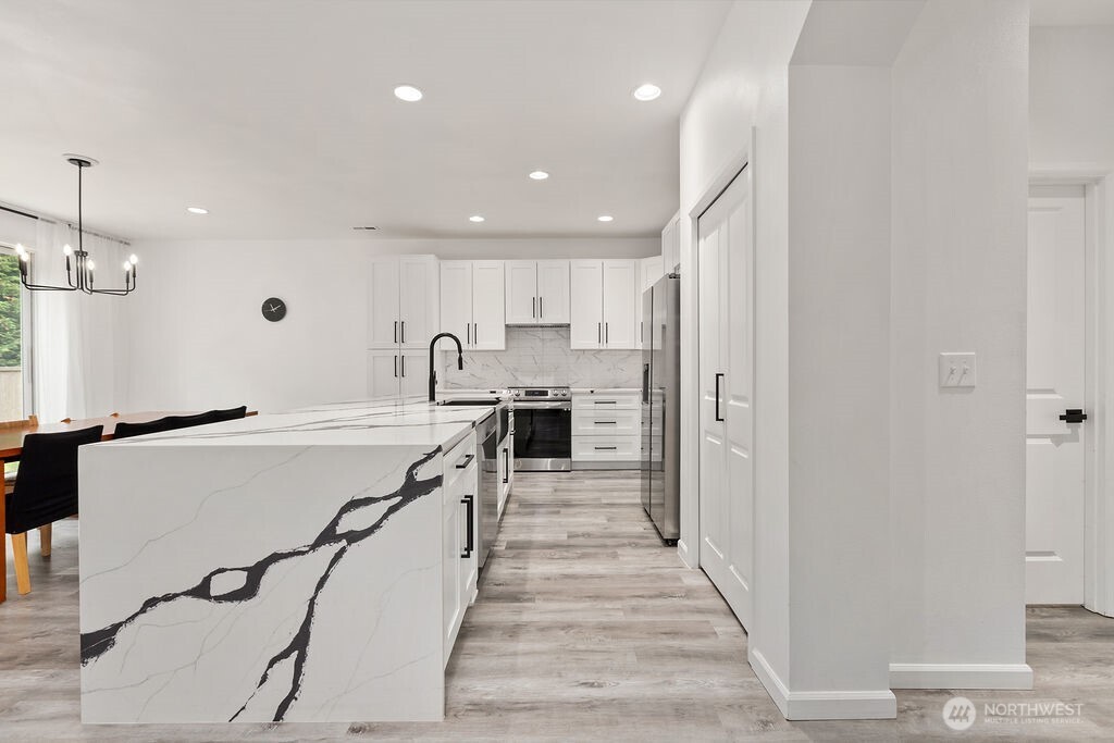 1210 29th Street NW, Puyallup, WA 98371