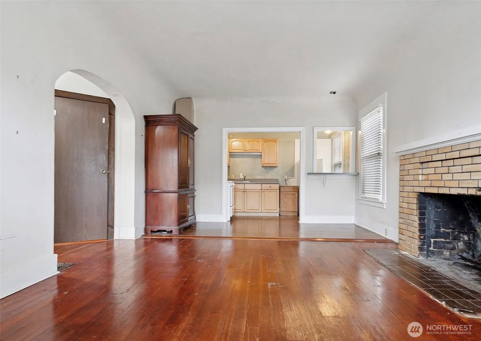 807 N 49th Street , Seattle, WA 98103