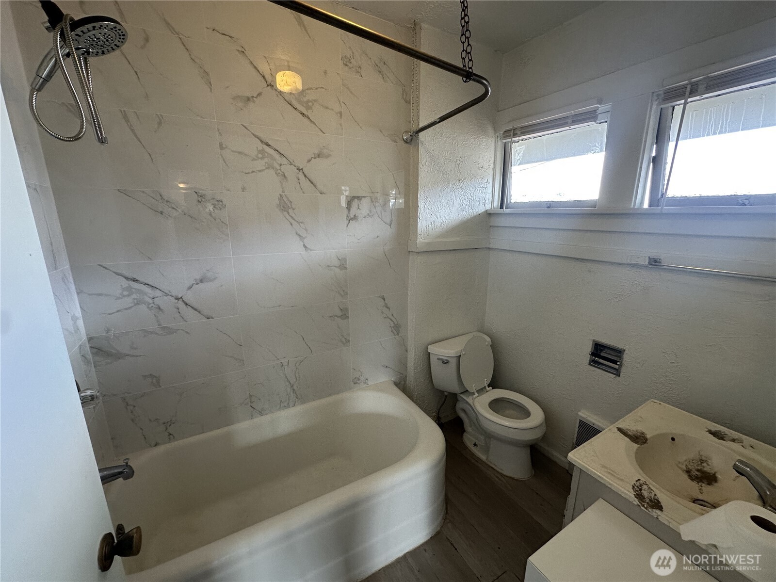 807 N 49th Street , Seattle, WA 98103