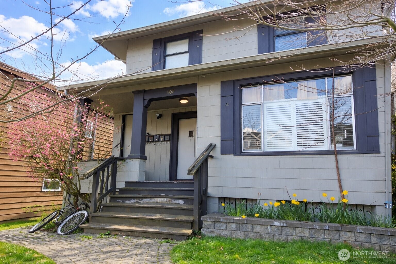 807 N 49th Street , Seattle, WA 98103