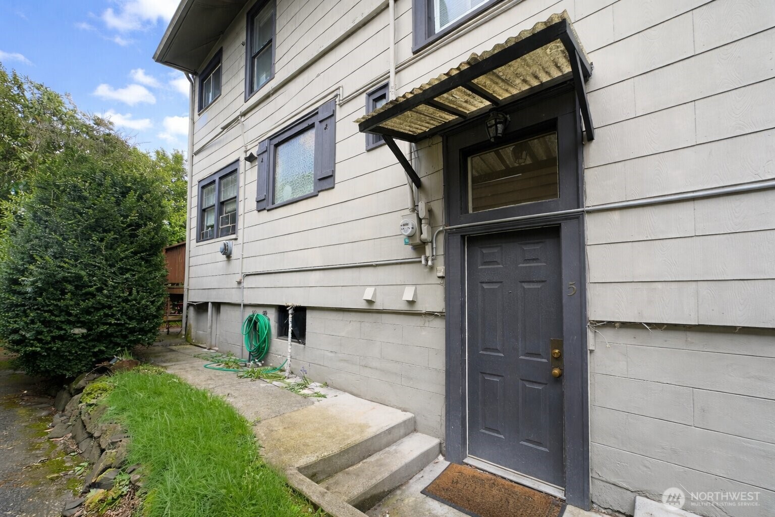 807 N 49th Street , Seattle, WA 98103