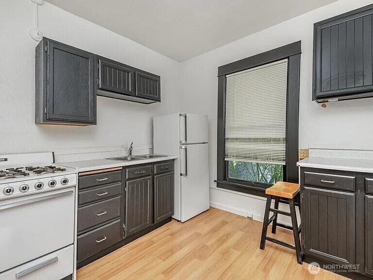 807 N 49th Street , Seattle, WA 98103