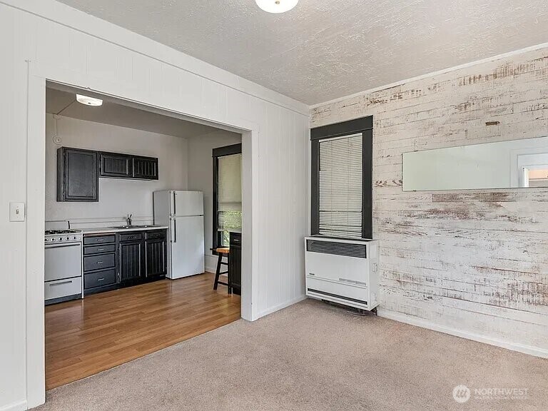 807 N 49th Street , Seattle, WA 98103