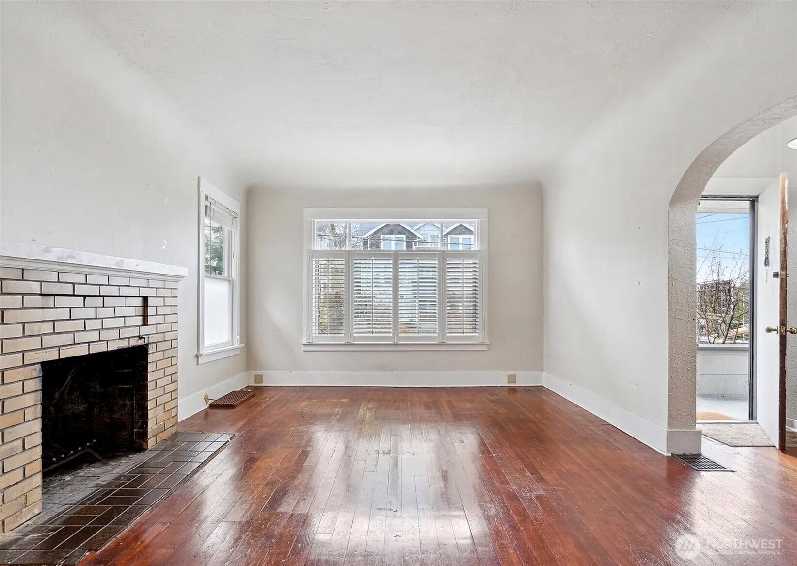 807 N 49th Street , Seattle, WA 98103