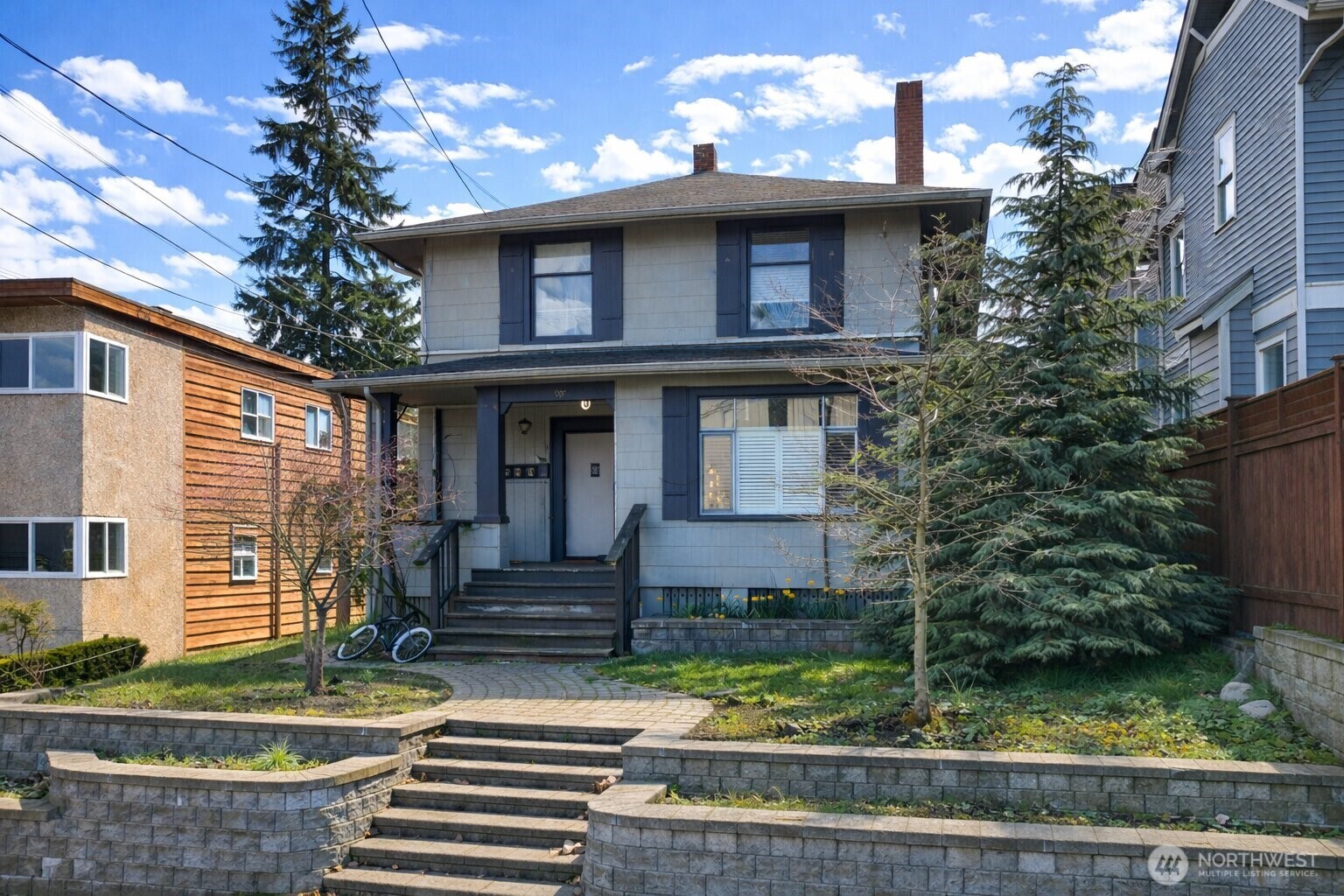 807 N 49th Street , Seattle, WA 98103