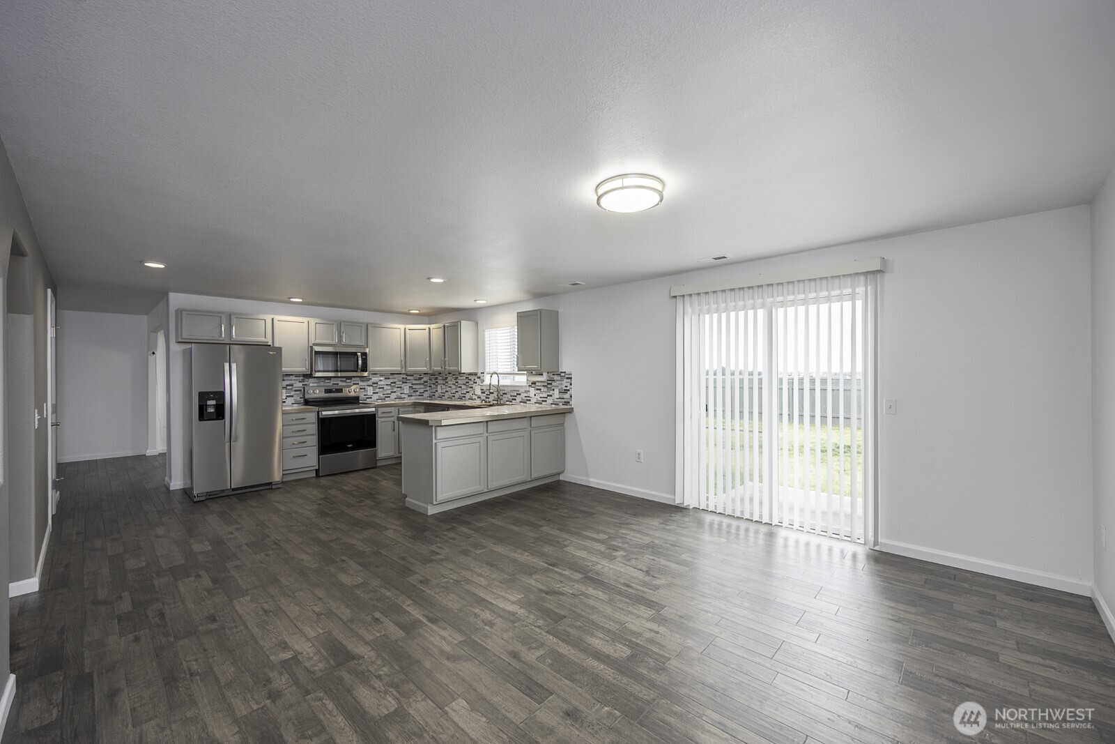 1516 S Husky Dr , Moses Lake, WA 98837
