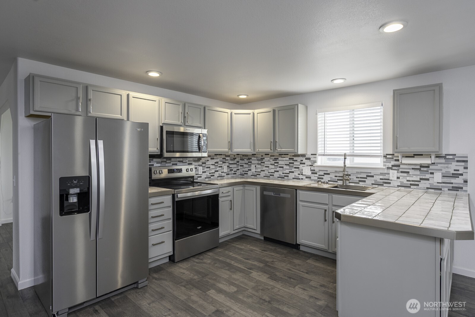 1516 S Husky Dr , Moses Lake, WA 98837
