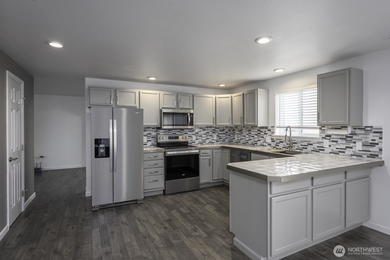 1516 S Husky Dr , Moses Lake, WA 98837