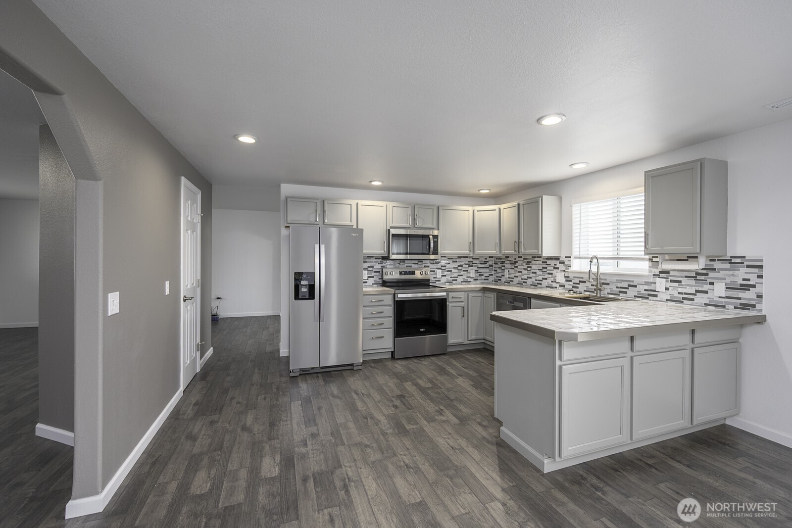 1516 S Husky Dr , Moses Lake, WA 98837