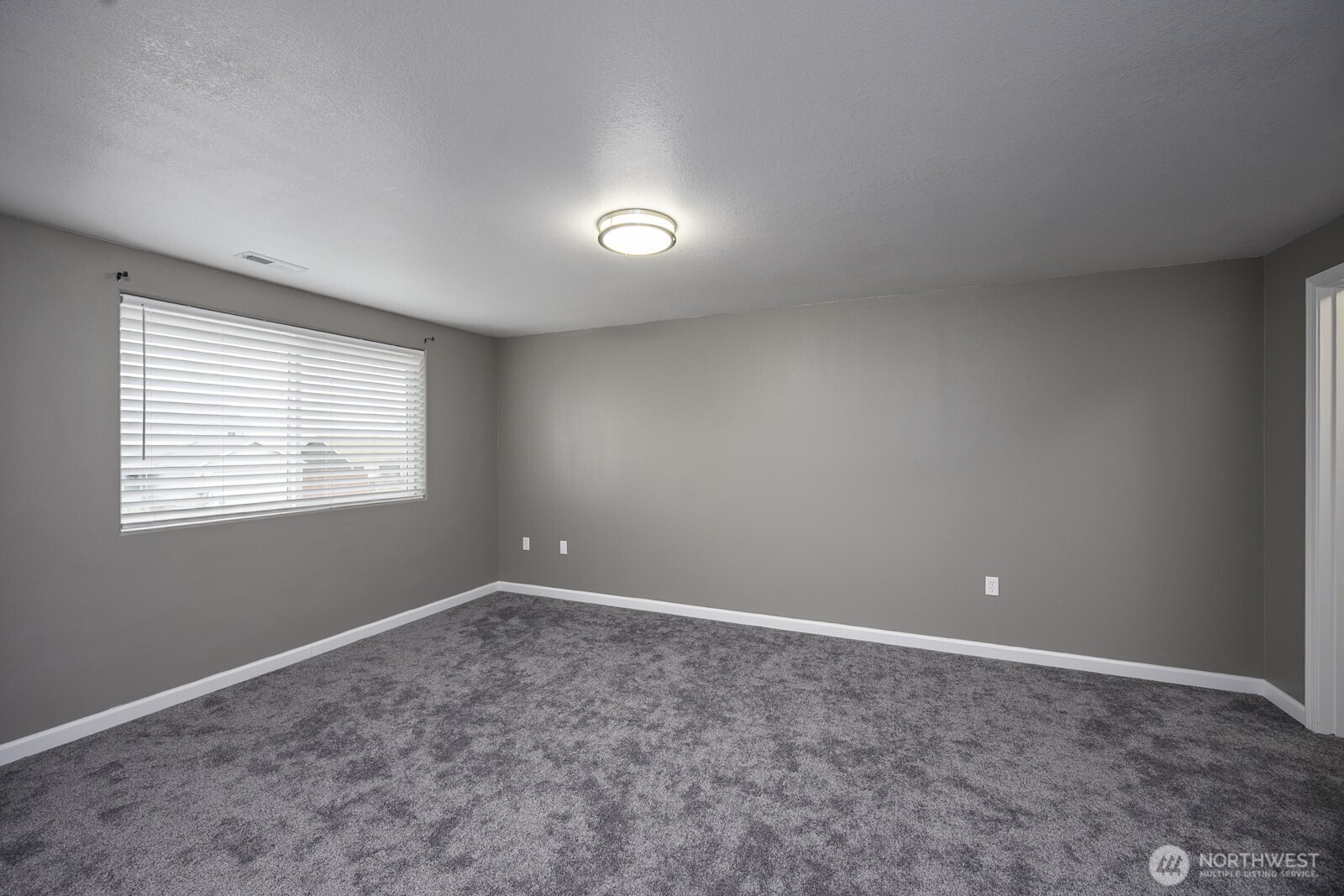 1516 S Husky Dr , Moses Lake, WA 98837
