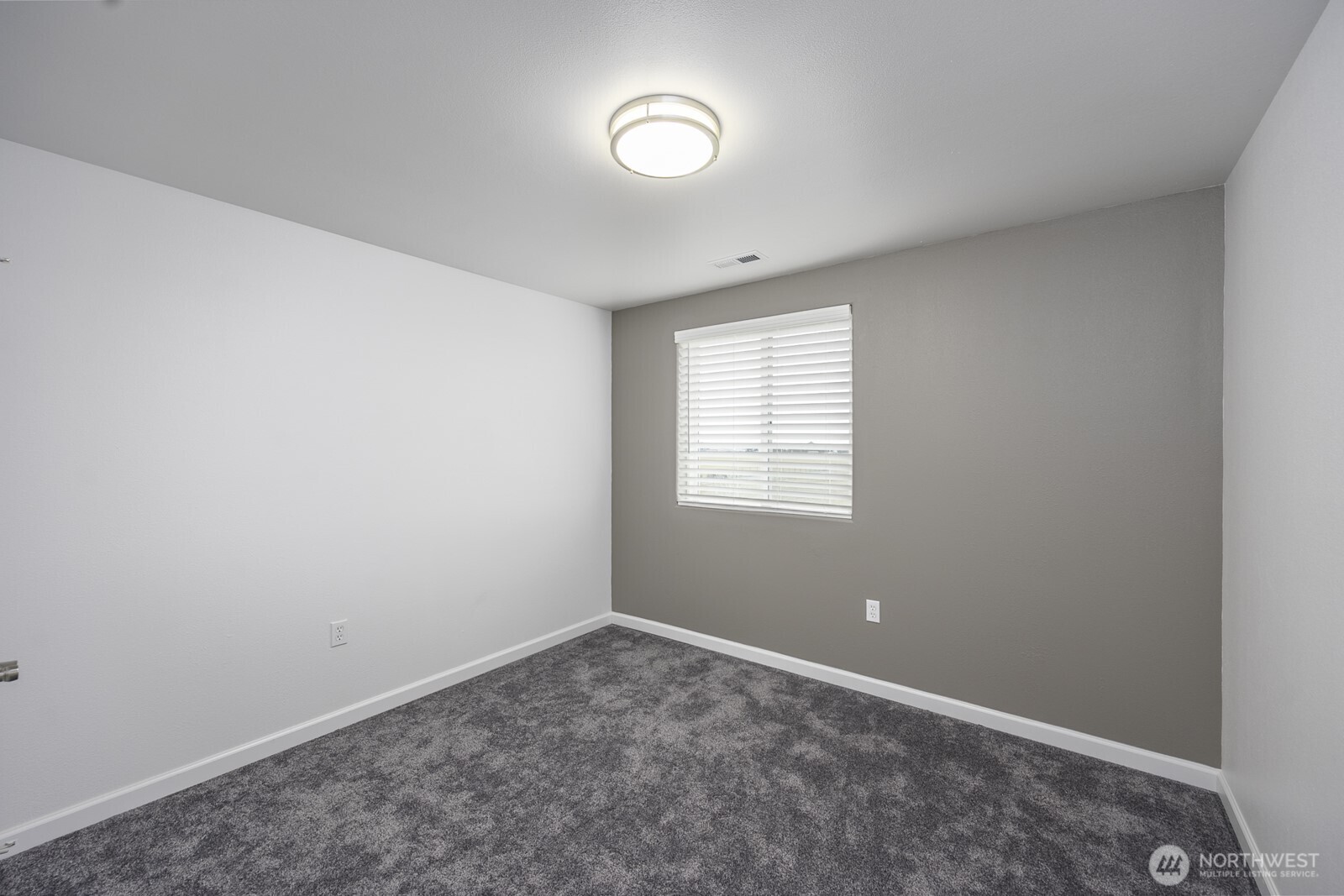1516 S Husky Dr , Moses Lake, WA 98837