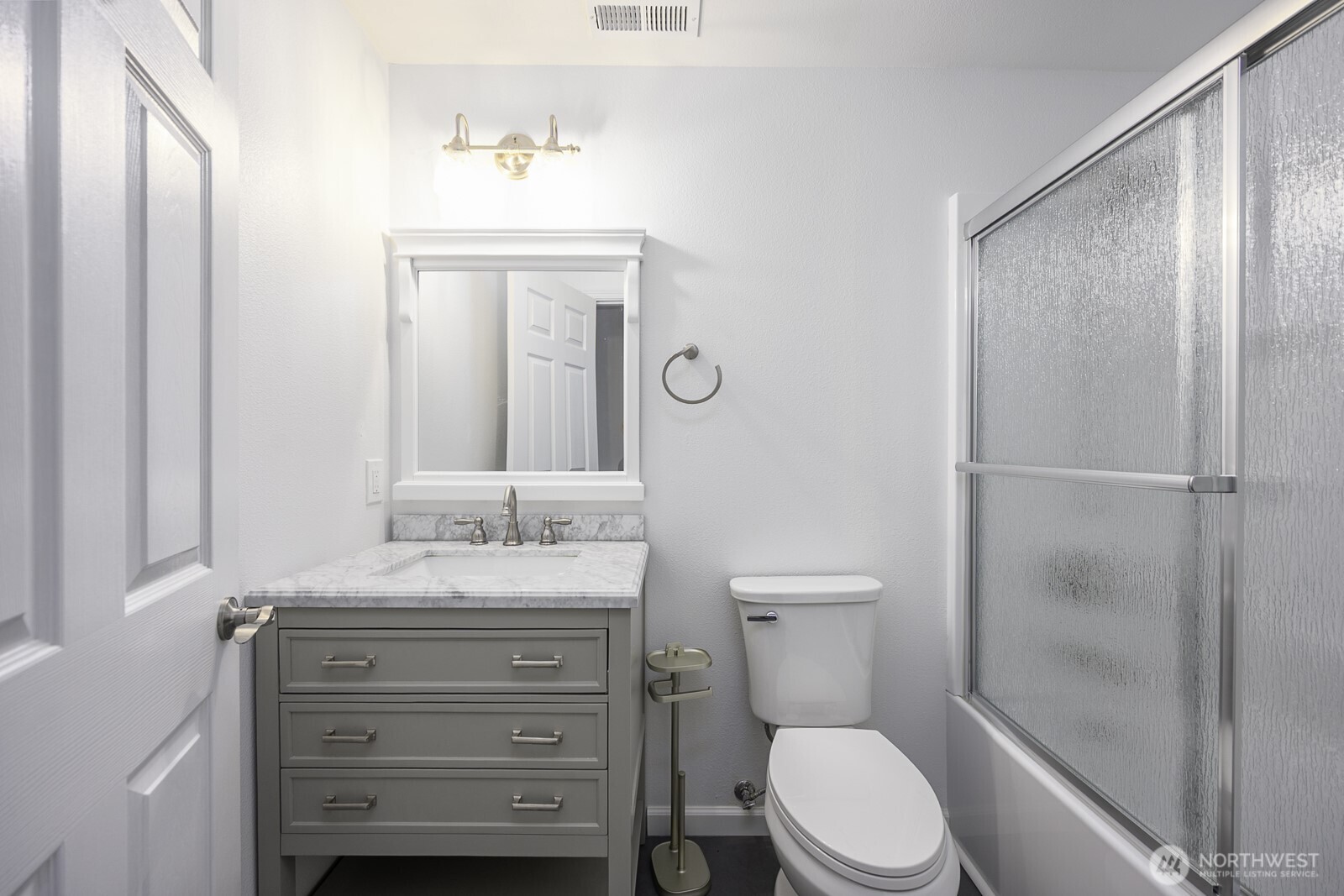 1516 S Husky Dr , Moses Lake, WA 98837