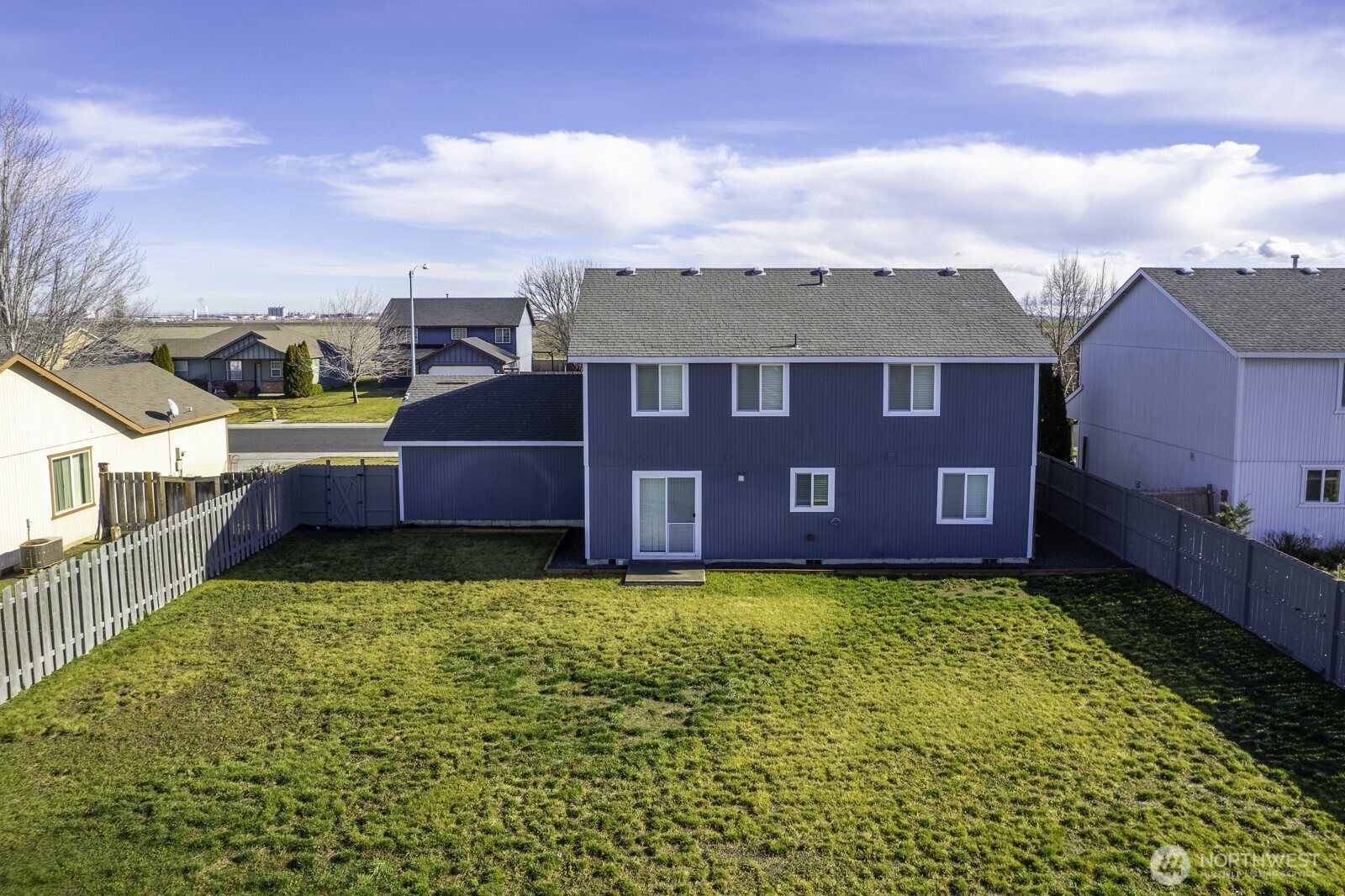 1516 S Husky Dr , Moses Lake, WA 98837