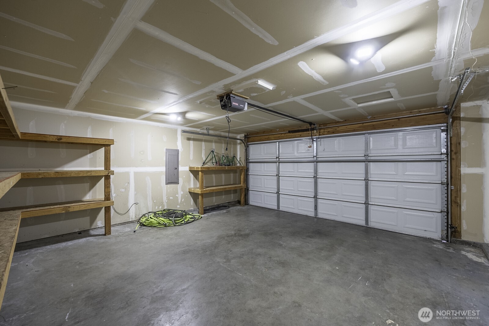 1516 S Husky Dr , Moses Lake, WA 98837