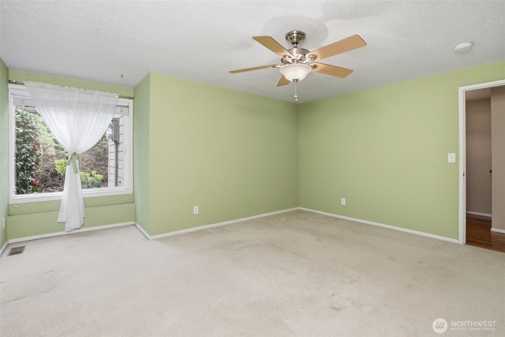 11901 93rd Avenue NE #B-108, Kirkland, WA 98034