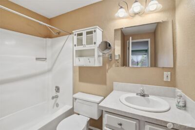 11901 93rd Avenue NE #B-108, Kirkland, WA 98034 - Photo 9