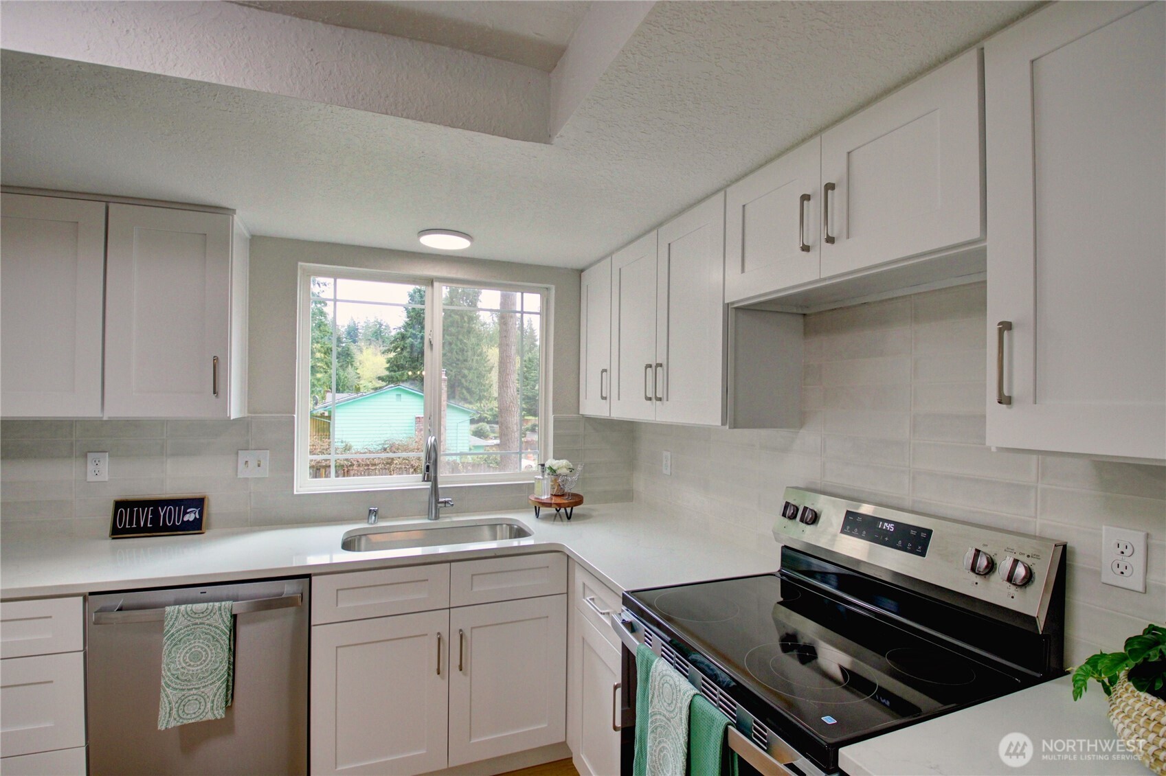 14129 60th Avenue W, Edmonds, WA 98026