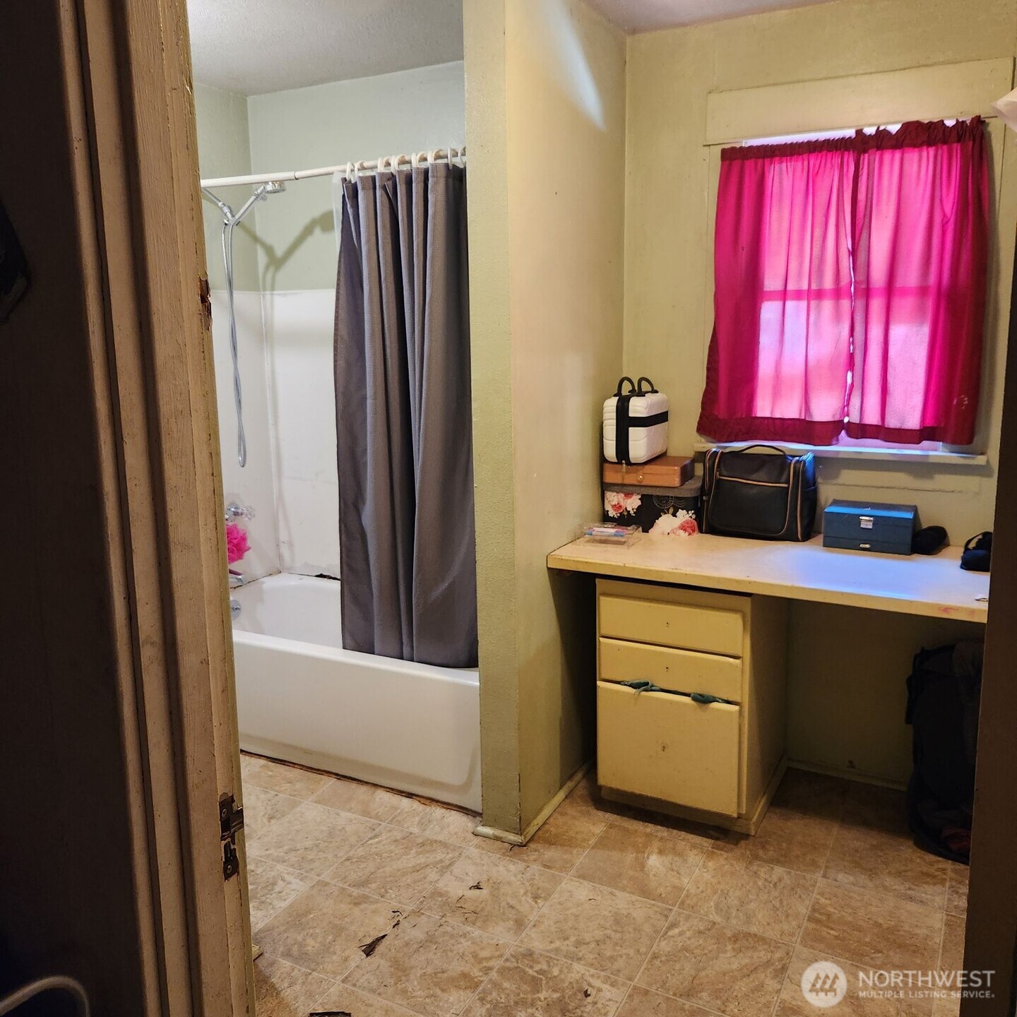 252 4th Street , Morton, WA 98356