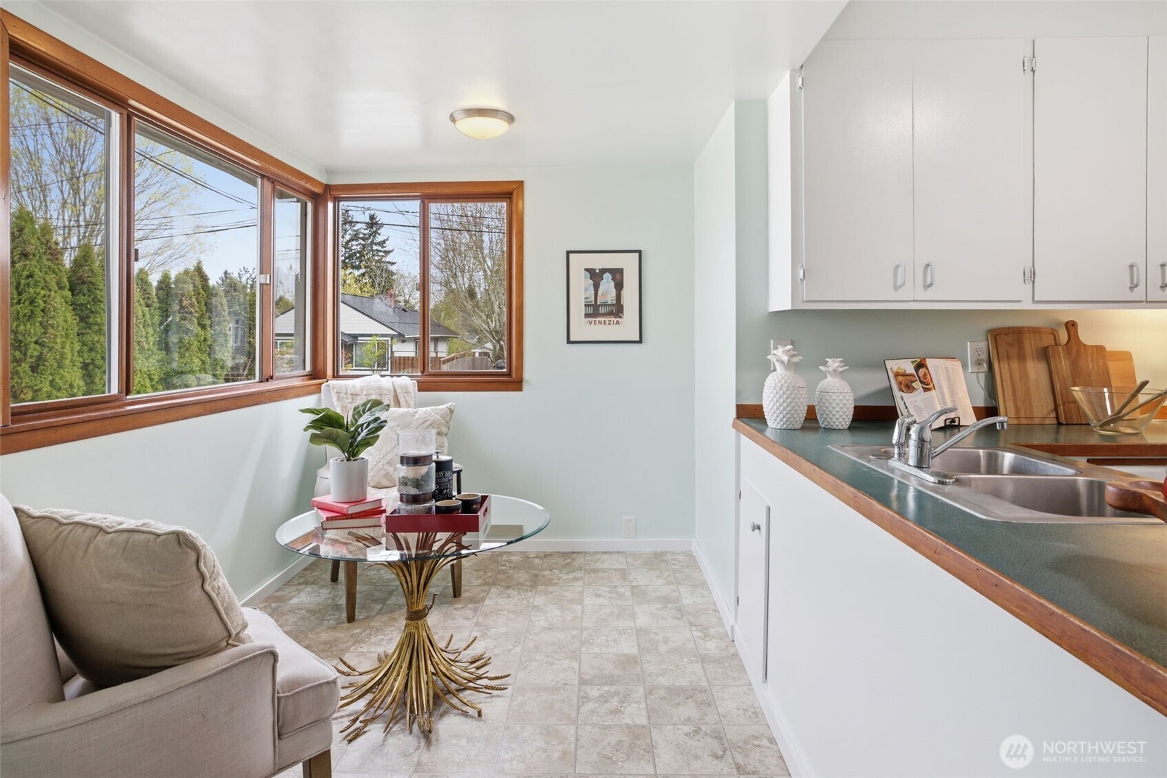 9643 56th Avenue S, Seattle, WA 98118