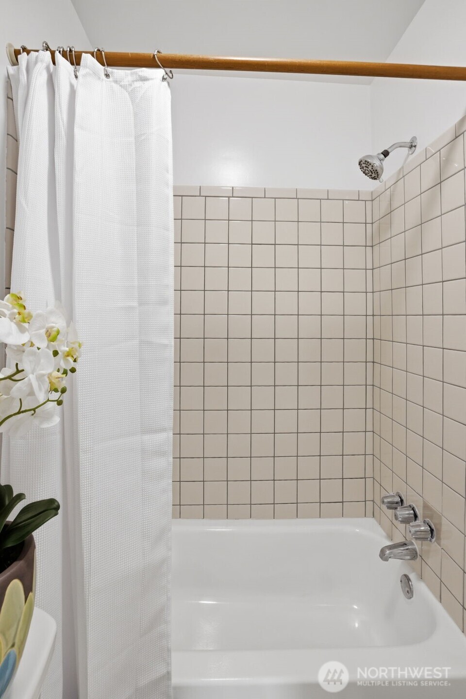 9643 56th Avenue S, Seattle, WA 98118