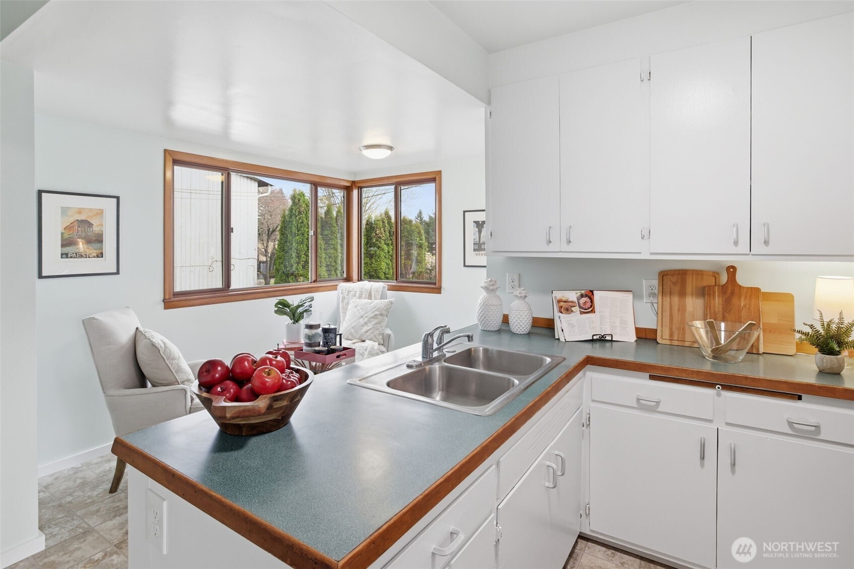 9643 56th Avenue S, Seattle, WA 98118