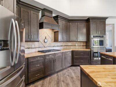 38512 Mountain Highway E, Eatonville, WA 98328 - Photo 12