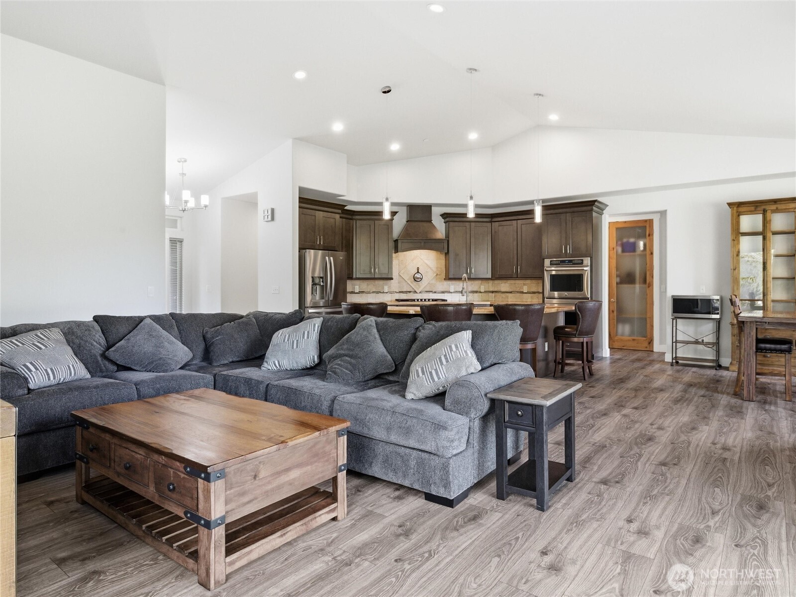 38512 Mountain Highway E, Eatonville, WA 98328
