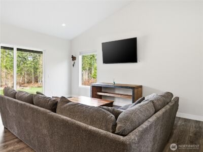 38512 Mountain Highway E, Eatonville, WA 98328 - Photo 8